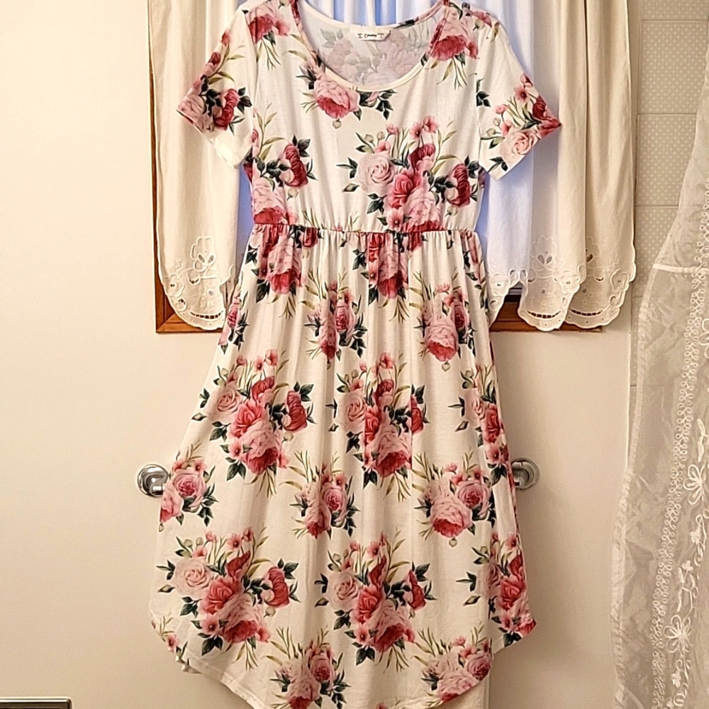 Floral Summery Dress/Cover-up, White with Pink Roses, Stretch, L